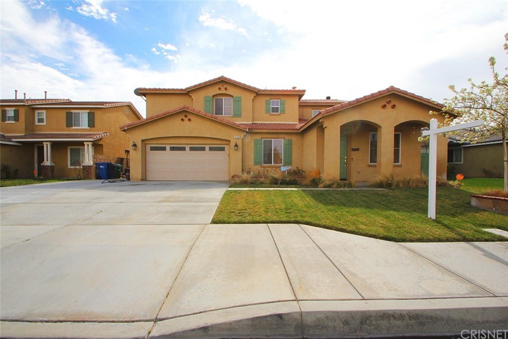 6136 Starview Drive, Lancaster, CA 93536
