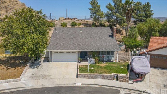 28900 Gladiolus Drive, Canyon Country, CA 91387