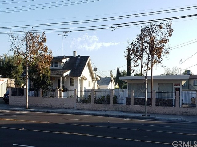 1614 Edinger Avenue, Santa Ana, CA 92704