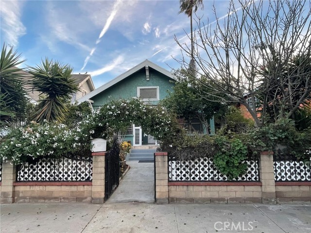 1350 48th Place, Los Angeles, CA 90011