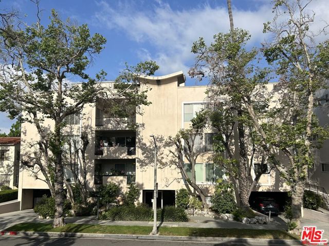 237 Almont Drive #301, Beverly Hills, CA 90211