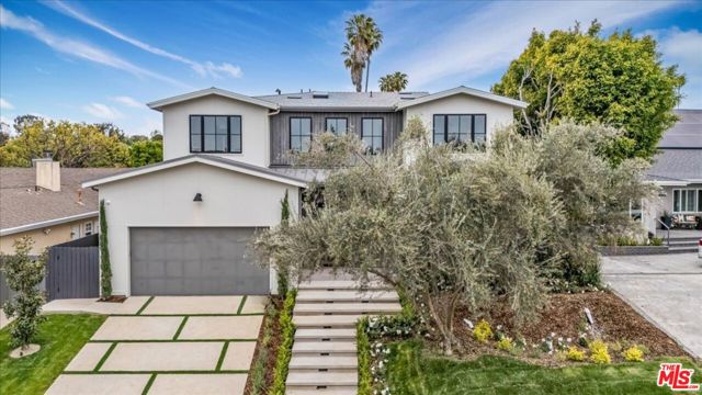 10107 Rossbury Place, Los Angeles, CA 90064