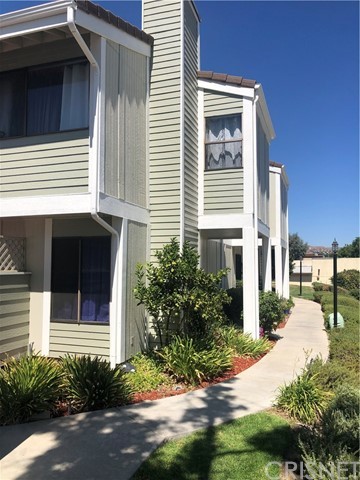 27123 Crossglade Avenue #2, Canyon Country, CA 91351 | Photo 1