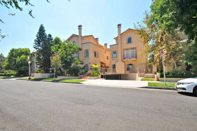 5719 Camellia Avenue, North Hollywood, CA 91601