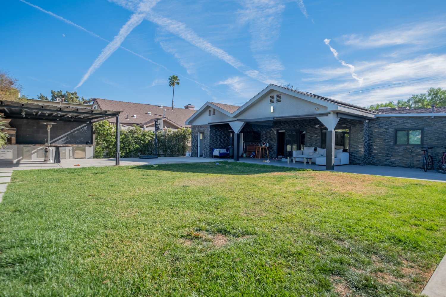 14125 Haynes St, Van Nuys, CA 91401 | Photo 14